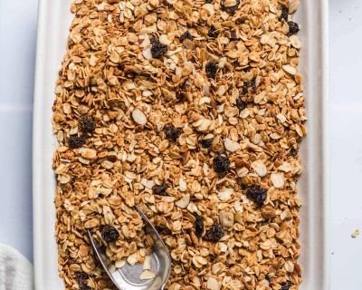 Schnelles Haselnuss-Knuspermüsli aus der Pfanne (ohne Öl)