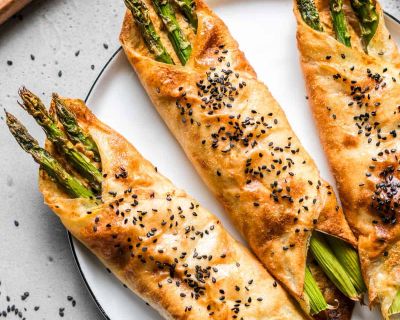 Vegane Spargel-Taschen mit Reispapier & süßem Senf-Dressing