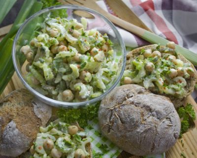 Sellerie-Salat mit Kichererbsen – Für aufs Brot!