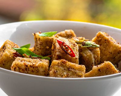 Chinesischer knuspriger Salz und Pfeffer Tofu
