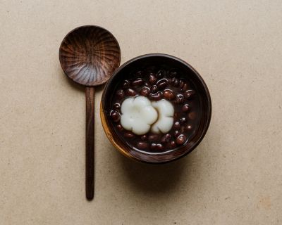 Zenzai (善哉) – Süße Adzukibohnensuppe aus Japan