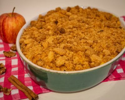 Pudding-Auflauf mit Apfel-Zimt-Ragout und Crumble