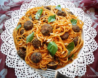 Susi und Strolchs Valentinsdinner: Spaghetti mit Beanballs (vegane Meatballs) und Salsa Rosso