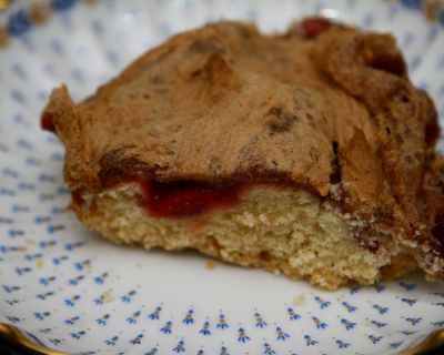 Erdbeerkuchen mit Kicherschnee