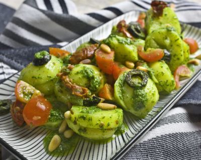 Mediterraner Kartoffelsalat mit Oliven und Tomaten