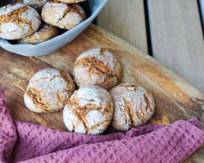 Vegane Roggenvollkornweckerl