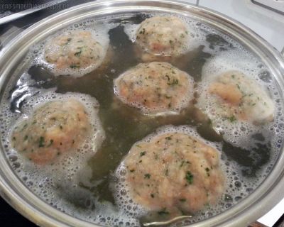 Selbstgemachte vegane Semmelknödel