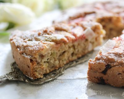 Veganer Rhabarber-Kokoskuchen