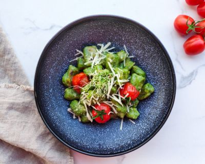 Vegane Bärlauchgnocchi mit Weißweinsauce