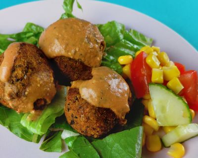 Bohnen“Hack“Bällchen mit cremiger Sauce