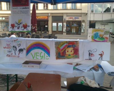 Kunstwerke vom Kinderstand auf der Veganmania