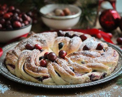 Cranberry-X-Mas-Cake & 5 Tipps für den perfekten Hefeteig