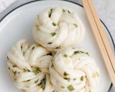 Hua Juan (Brötchen mit Frühlingszwiebel)