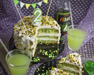 Happy Birthday! Absinth-Pistazien-Torte mit weißer Schoko-Mousse