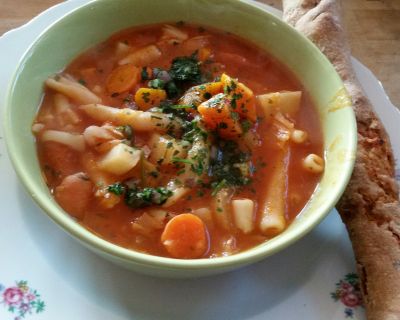 Minestrone mit Pizzastangerl