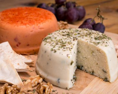 Veganer Käse: Einfaches Rezept mit wenigen Zutaten zum Selbermachen
