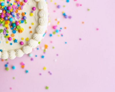 Wer will vegan Geburtstag feiern? Mit diesen 3 Lieblings-Torten bestimmt jeder!