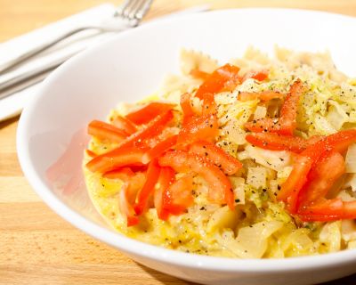 Pasta mit Wirsing-Kokos-Orangen-Sauce