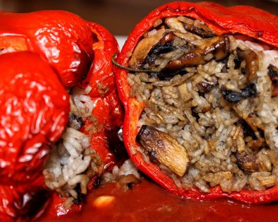 Gefüllte Paprika mit Reis und Champignons – ohne Fleisch
