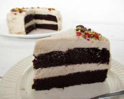 Schokoladenkuchen mit Vanille Creme (Vegan, Glutenfrei, Ohne Kristallzucker)