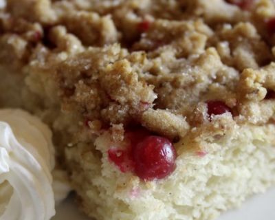 Johannisbeer-Limetten-Streuselkuchen