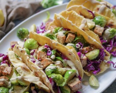 Selbstgemachte Tacos mit Rosenkohl-Tofu-Füllung