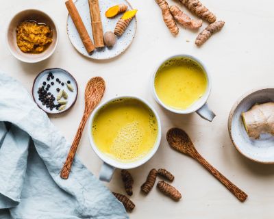 Goldene Milch mit selbstgemachter Kurkuma-Paste