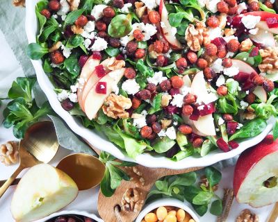 Wintersalat mit Feldsalat, Apfel, Rote Bete, Feta, Walnüssen und knusprigen Süßlupinen ❤