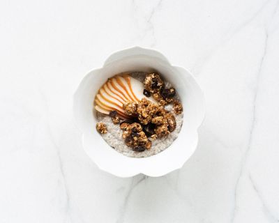 Cookie Dough Rawnola – Veganer Topping-Allrounder für Chia-Pudding, Oatmeal, Smoothie-Bowl & Co.