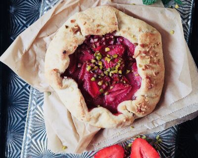 Vegan Strawberry Galette * Erdbeer Galette