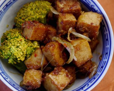 Karamellisierter Ingwer-Chili Tofu