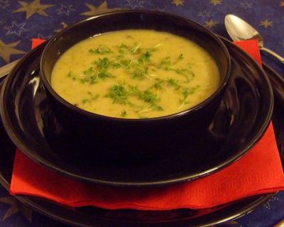 Lauch-Kresse-Suppe mit Pfifferlingen