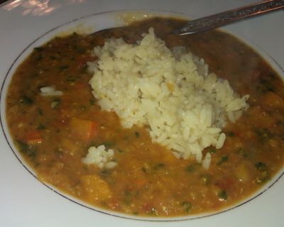 Kürbis-Linsensuppe mit Grünkohl und Reis