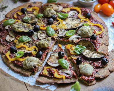 Vegane Pizza mit Auberginenboden