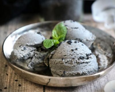 Schwarzer Sesam Eis