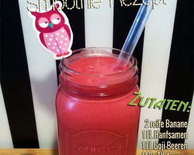 Smoothie mit Hanfsamen, Goji-Beeren, Schmelzflocken, Himbeere, Ananas, Banane