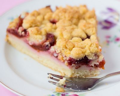 Pflaumenkuchen mit Pudding und Streuseln (vegan)