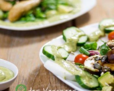 Warmer Salat mit Gartenkräuter-Dressing