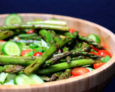 Low Fat Salat mit grünem Spargel