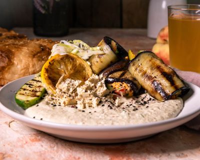 Veganer Auberginen-Feta-Dip, mit gerösteten Auberginen