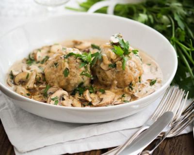 Semmelknödel mit Rahmschwammerl