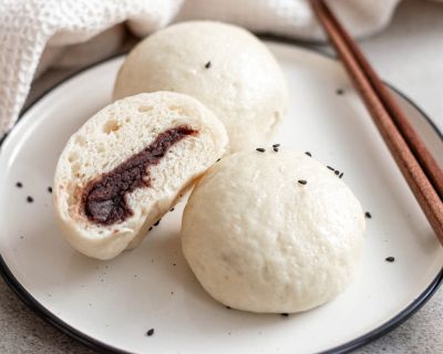 Gedämpfte Brötchen mit roter Bohnenpaste