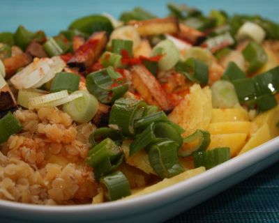 Kartoffelsalat mit roten Linsen