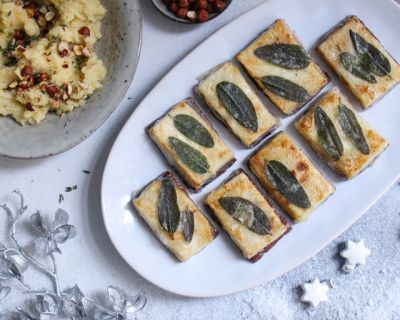 Sellerie-Räuchertofu-Päckchen mit Salbei & Kartoffelstampf