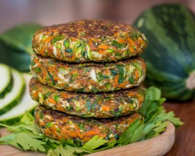 Einfache Zucchini Puffer – vegan & glutenfrei (ohne Ei & Mehl)