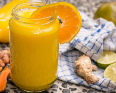 Zuckerfreie Limonade selber machen – mit Kurkuma und Ingwer (lecker & gesund)