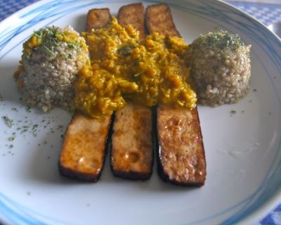 Curry mit Tofu und Quinoa-Buchweizen