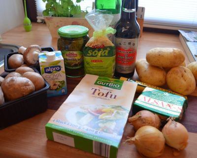 Tofu "Stroganoff" mit Reibekuchen