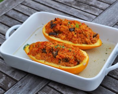 Gemüseernte am Balkon - mit Gemüsehirse gefüllte Zucchini