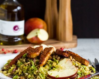 Olivenöl von Zait // warmer Rosenkohl-Salat mit Tempeh